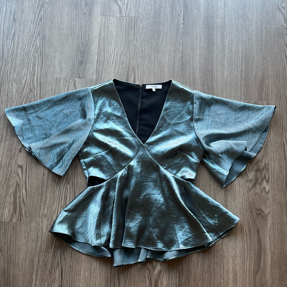 RO & DE Women's Silver Silk Satin Top Open Lined Small